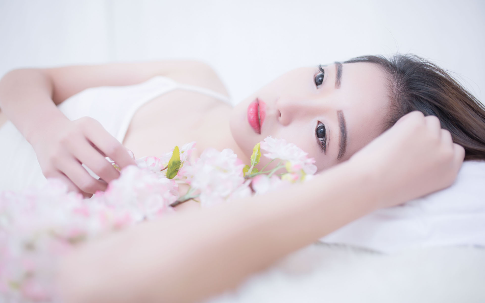 黄仁勋建议年轻人：必须尽快学会正确使用AI